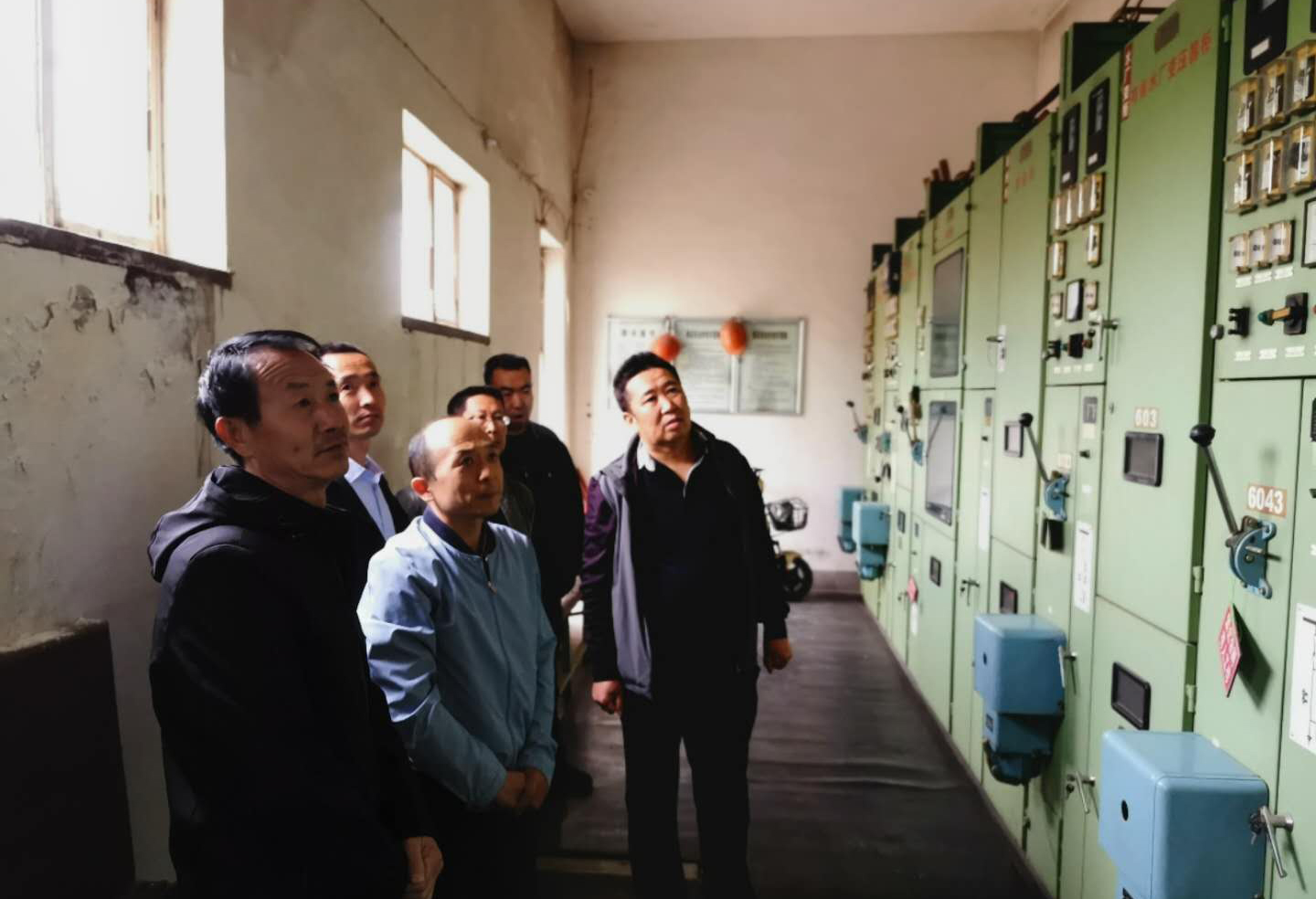 公司總經(jīng)理王建人在供水、污水生產(chǎn)一線開展風(fēng)險(xiǎn)隱患排查.jpg
